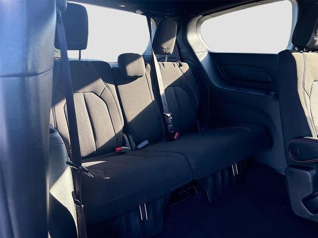 Photo of 2021 Bright White Clearcoat Chrysler Pacifica