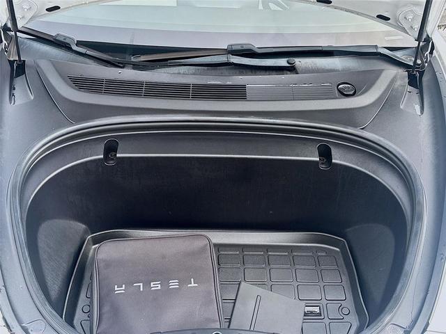 Photo of 2020 Pearl White Multi-Coat Tesla Model 3