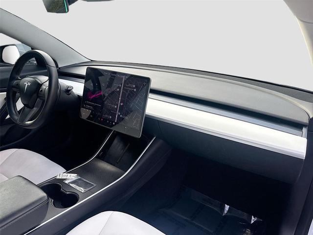 Photo of 2020 Pearl White Multi-Coat Tesla Model 3