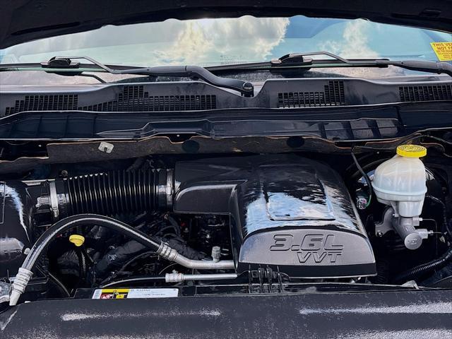 Photo of 2019 Diamond Black Crystal Pearlcoat RAM 1500 Classic