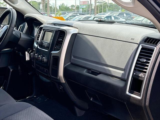 Photo of 2019 Diamond Black Crystal Pearlcoat RAM 1500 Classic