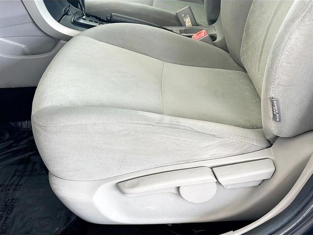 Photo of 2009 Magnetic Gray Metallic Toyota Corolla