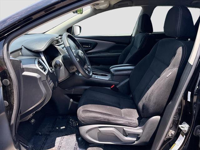 Photo of 2023 Super Black Nissan Murano