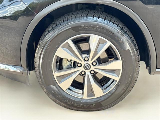 Photo of 2023 Super Black Nissan Murano