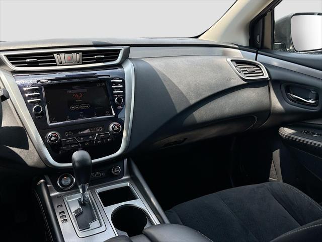 Photo of 2023 Super Black Nissan Murano