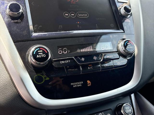 Photo of 2023 Super Black Nissan Murano