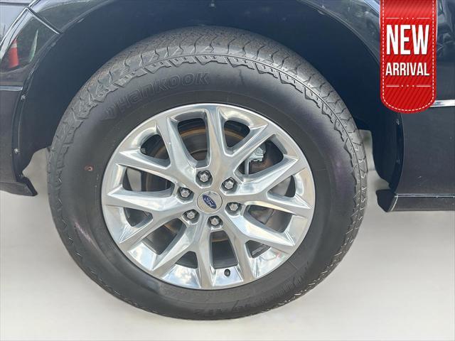 Photo of 2017 Shadow Black Ford Expedition EL