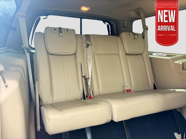 Photo of 2017 Shadow Black Ford Expedition EL