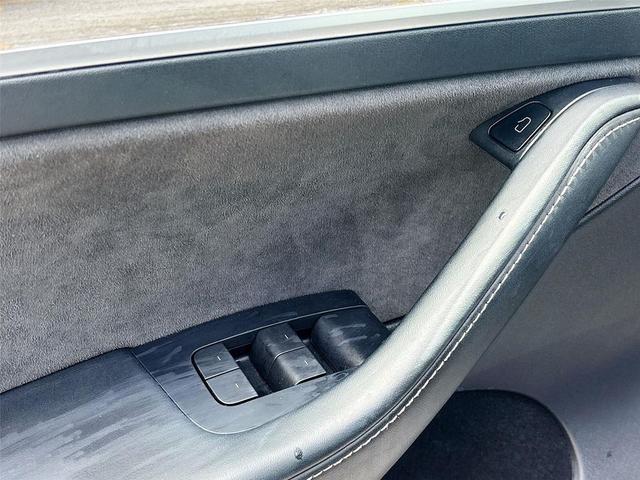 Photo of 2023 Deep Blue Metallic Tesla Model Y