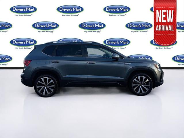 Photo of 2024 GRAY Volkswagen Taos