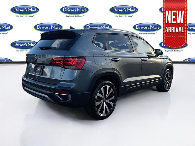 Photo of 2024 GRAY Volkswagen Taos