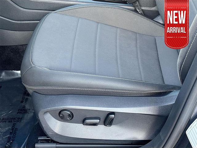 Photo of 2024 GRAY Volkswagen Taos