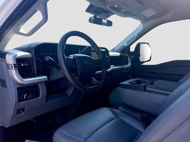 Photo of 2023 Oxford White Ford F-250