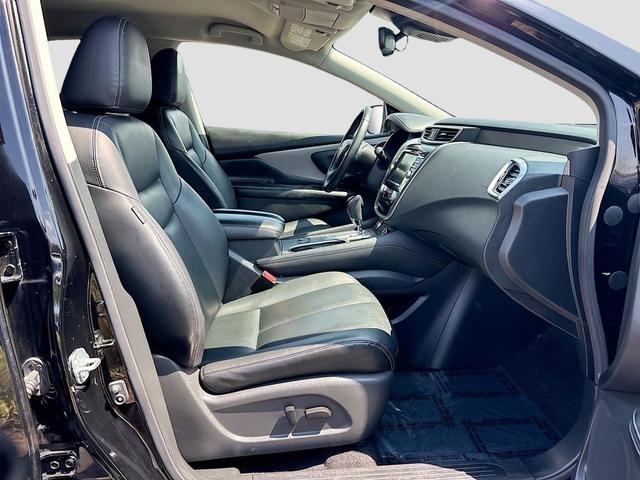 Photo of 2023 Super Black Nissan Murano