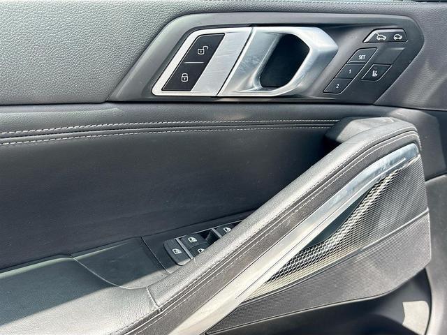 Photo of 2023 Alpine White BMW X6