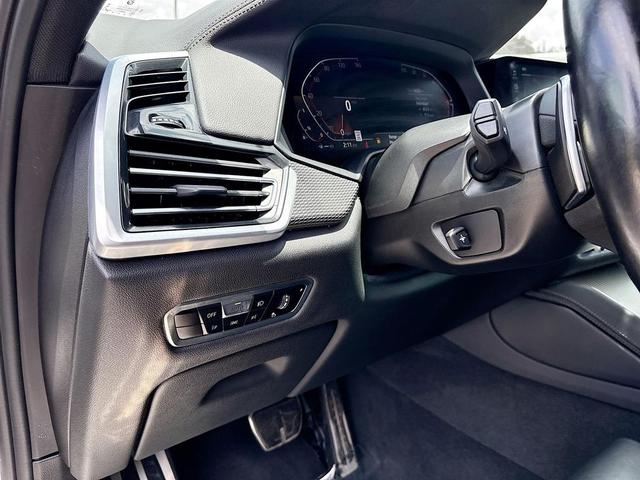 Photo of 2023 Alpine White BMW X6