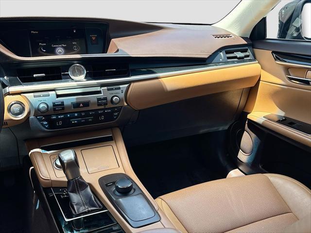 Photo of 2018 Obsidian Lexus ES 350