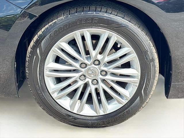 Photo of 2018 Obsidian Lexus ES 350