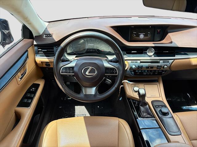 Photo of 2018 Obsidian Lexus ES 350