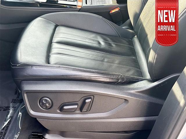 Photo of 2021 Florett Silver Metallic Audi Q5