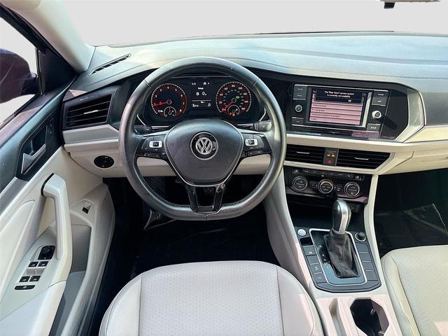 Photo of 2019 Black Uni Volkswagen Jetta