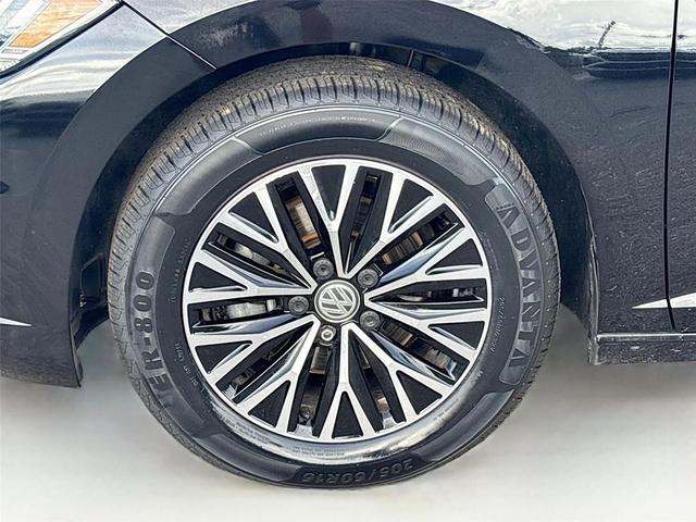 Photo of 2019 Black Uni Volkswagen Jetta