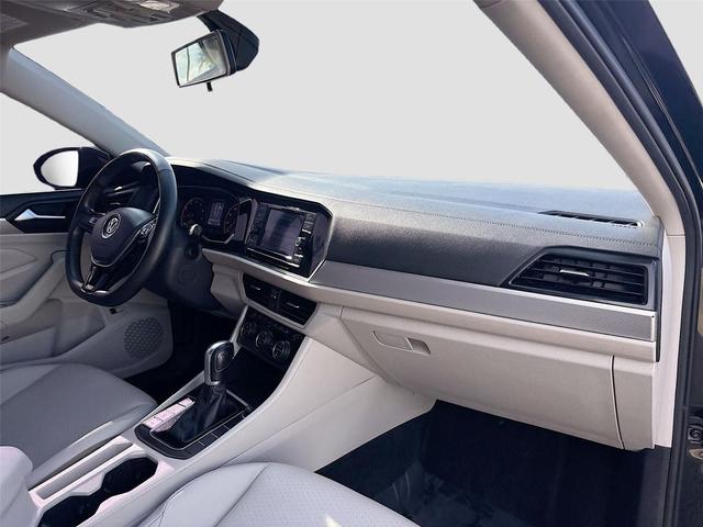 Photo of 2019 Black Uni Volkswagen Jetta