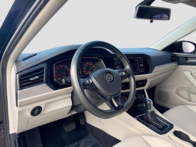 Photo of 2019 Black Uni Volkswagen Jetta