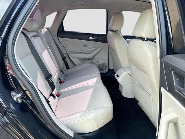 Photo of 2019 Black Uni Volkswagen Jetta