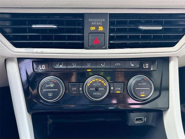 Photo of 2019 Black Uni Volkswagen Jetta