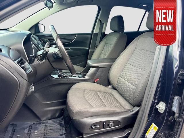 Photo of 2020 Midnight Blue Metallic Chevrolet Equinox