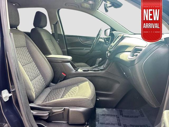 Photo of 2020 Midnight Blue Metallic Chevrolet Equinox