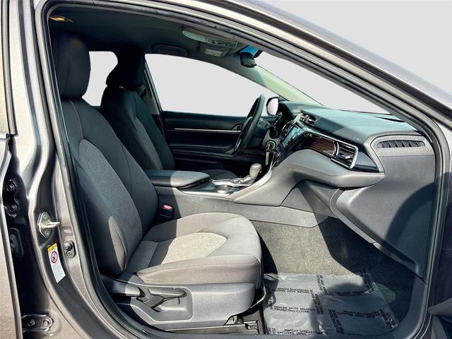 Photo of 2019 Predawn Gray Mica Toyota Camry