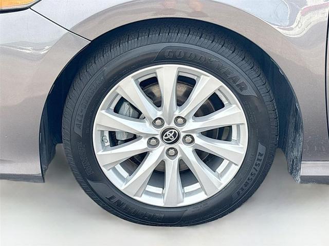 Photo of 2019 Predawn Gray Mica Toyota Camry