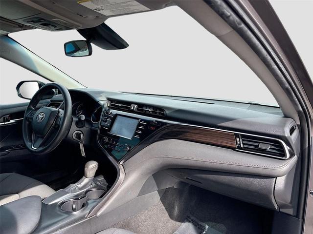 Photo of 2019 Predawn Gray Mica Toyota Camry