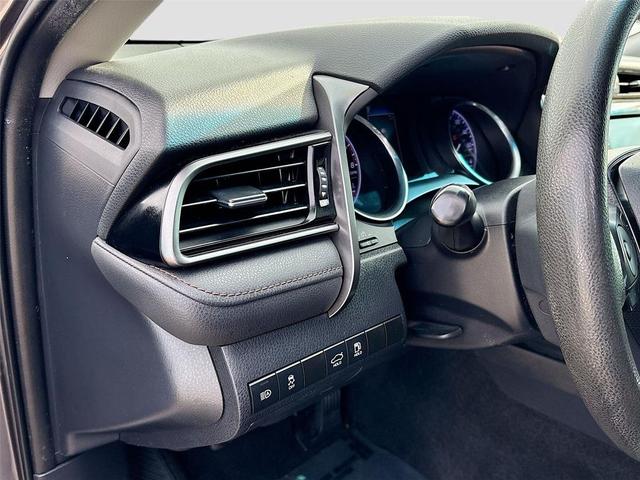 Photo of 2019 Predawn Gray Mica Toyota Camry