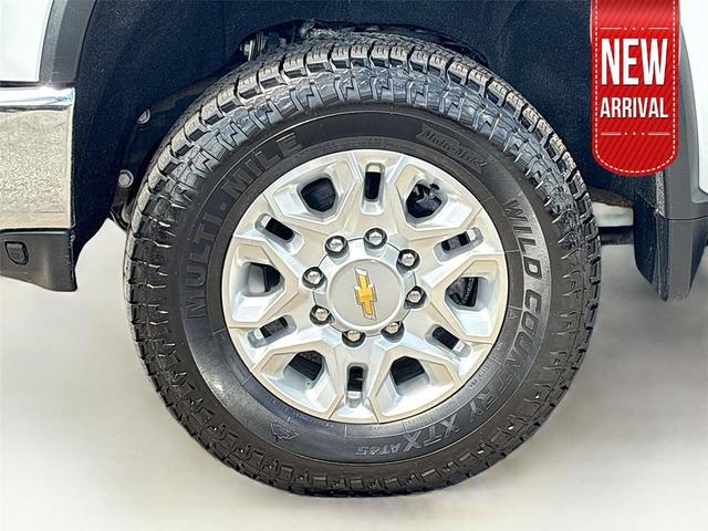 Photo of 2023 Summit White Chevrolet Silverado 2500