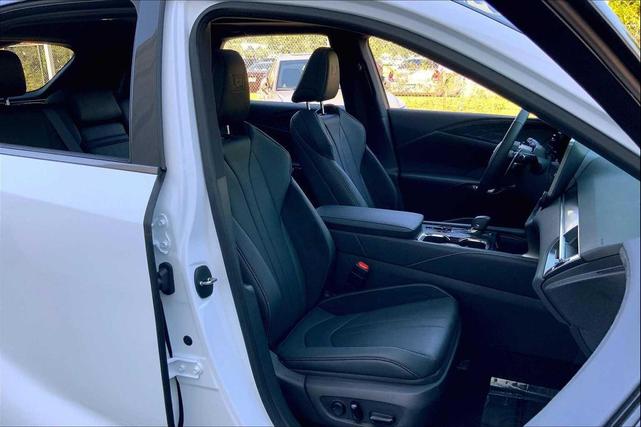 Photo of 2024 Ultra White Lexus RX 500h