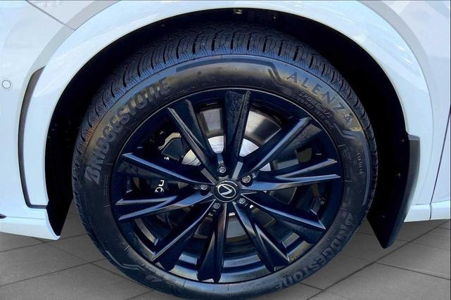 Photo of 2024 Ultra White Lexus RX 500h