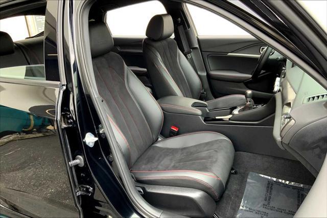 Photo of 2025 Majestic Black Pearl Acura Integra