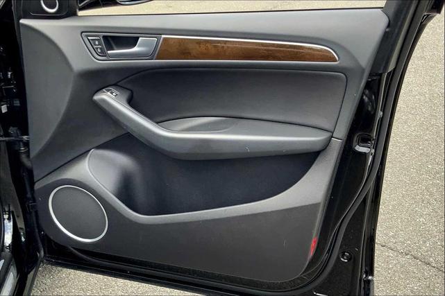 Photo of 2016 Mythos Black Metallic Audi Q5