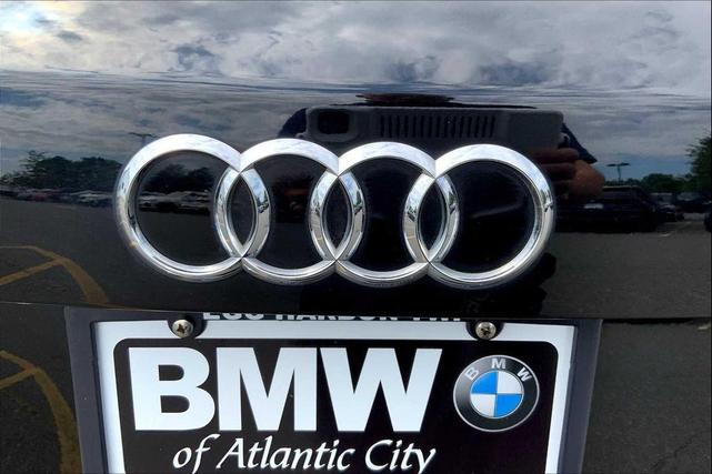 Photo of 2016 Mythos Black Metallic Audi Q5