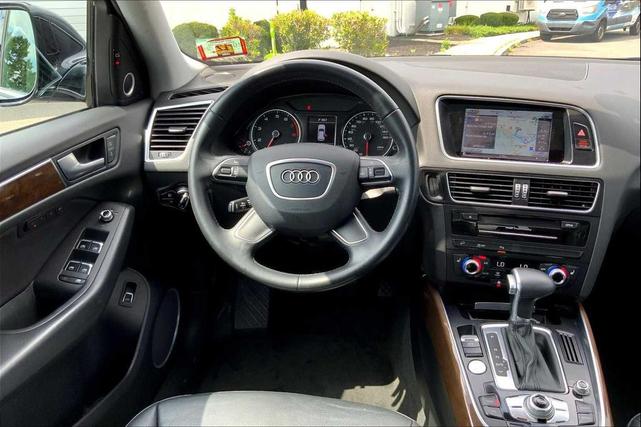Photo of 2016 Mythos Black Metallic Audi Q5
