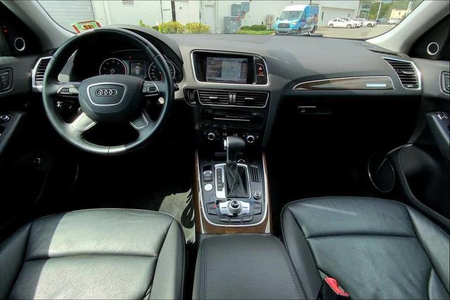 Photo of 2016 Mythos Black Metallic Audi Q5