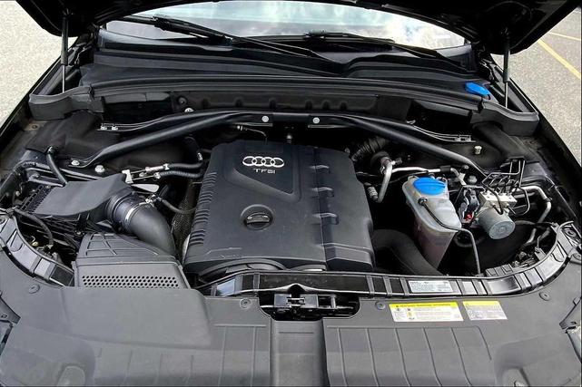 Photo of 2016 Mythos Black Metallic Audi Q5
