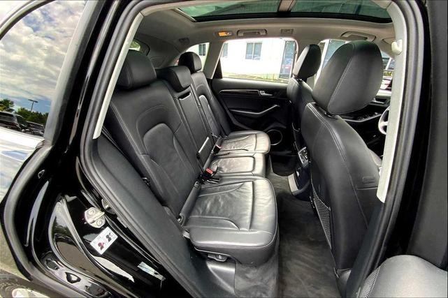 Photo of 2016 Mythos Black Metallic Audi Q5