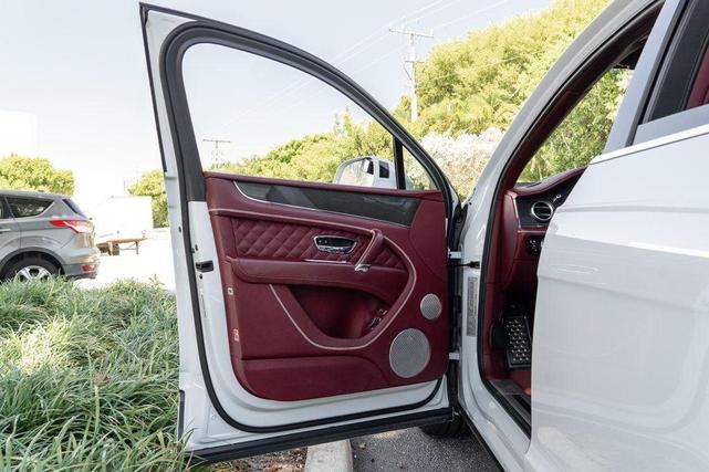 Photo of 2019 Ice Bentley Bentayga