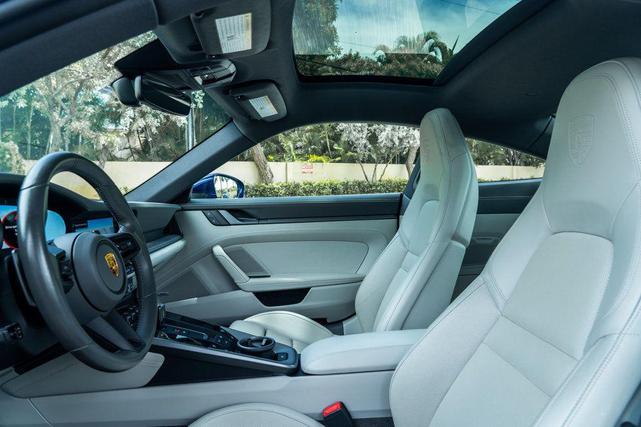 Photo of 2022 Gentian Blue Metallic Porsche 911