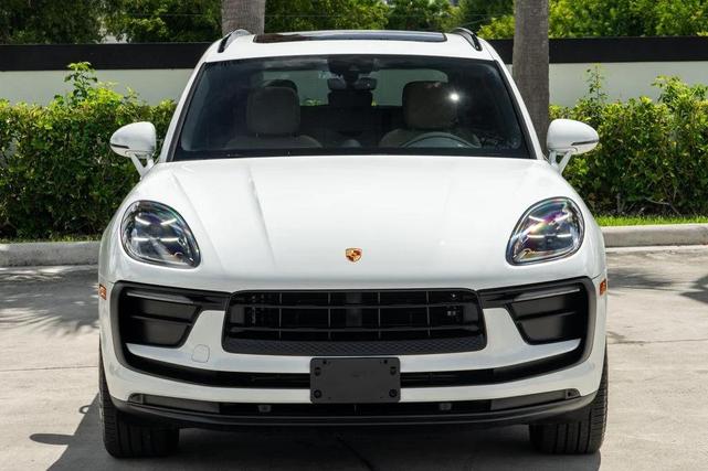 Photo of 2022 White Porsche Macan