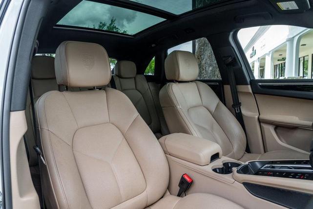 Photo of 2022 White Porsche Macan